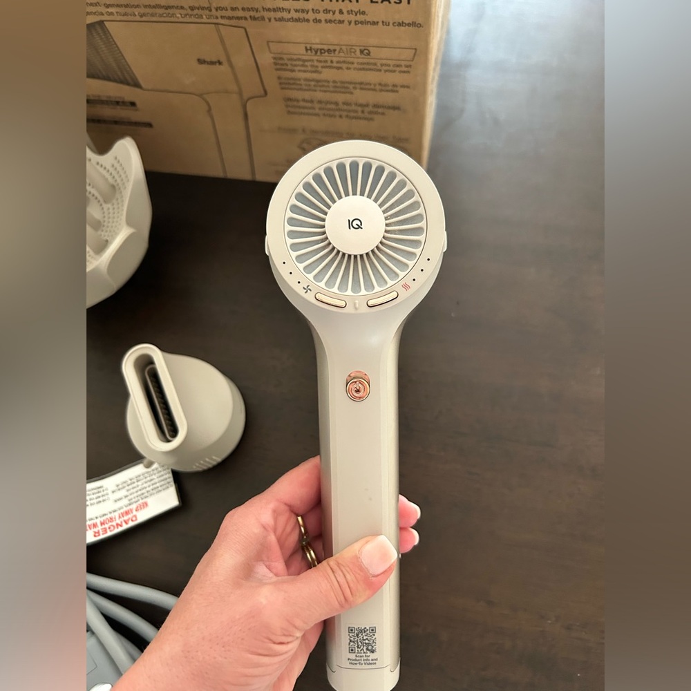Shark HyperAir IQ Hair Dryer - Picture 4 of 8